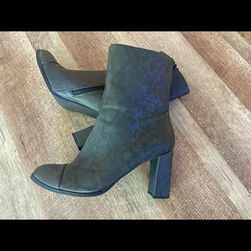 Coconuts by la brea black snake skin boots